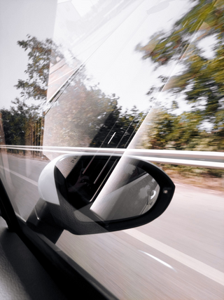 A side mirror jigsaw puzzle