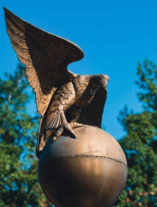 Eagle statue jigsaw puzzle