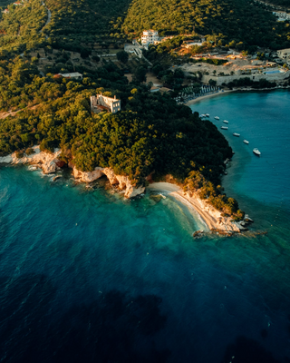 Crystal-clear water jigsaw puzzle