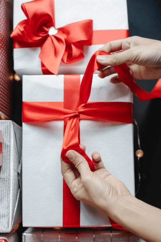 Wrapping Christmas Gifts jigsaw puzzle