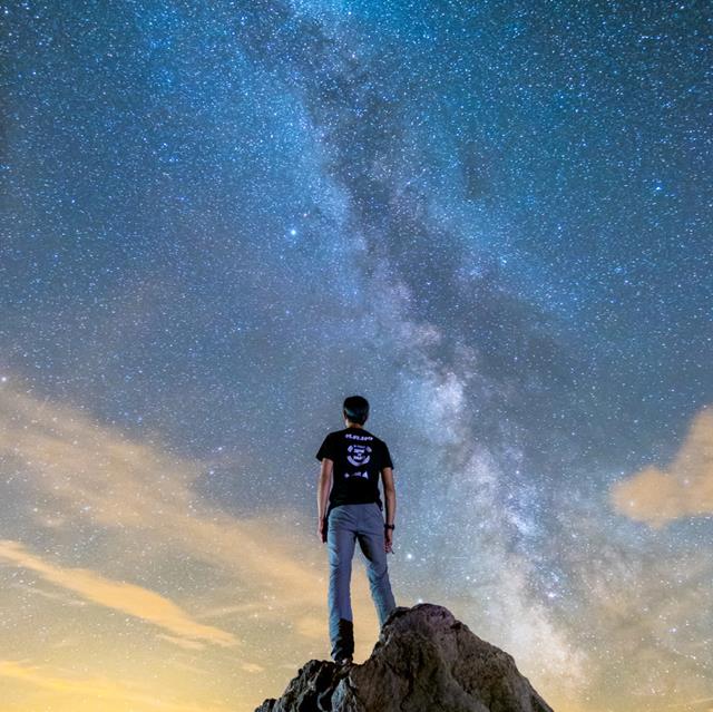 Gazing At The Milky Way jigsaw puzzle