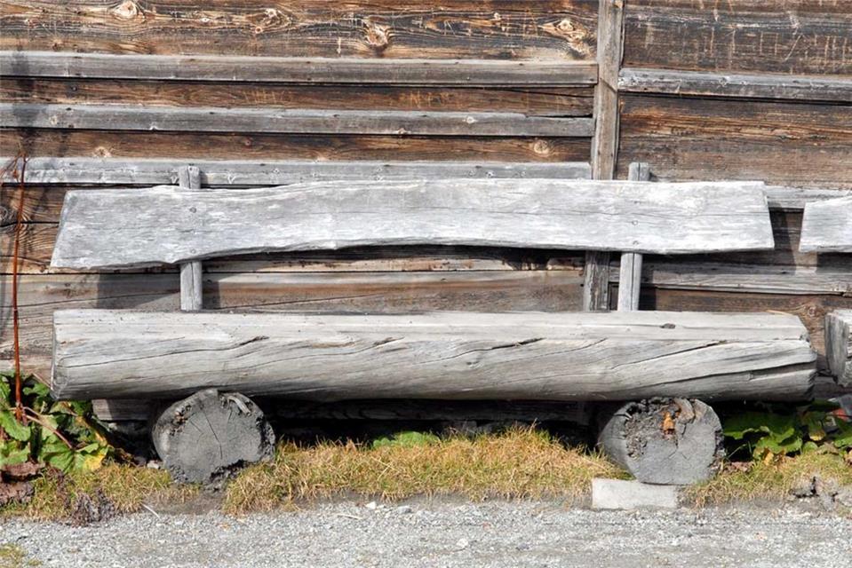 Wooden Log Bench jigsaw puzzle