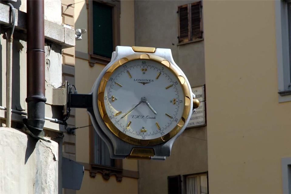 White and Gold Clock jigsaw puzzle