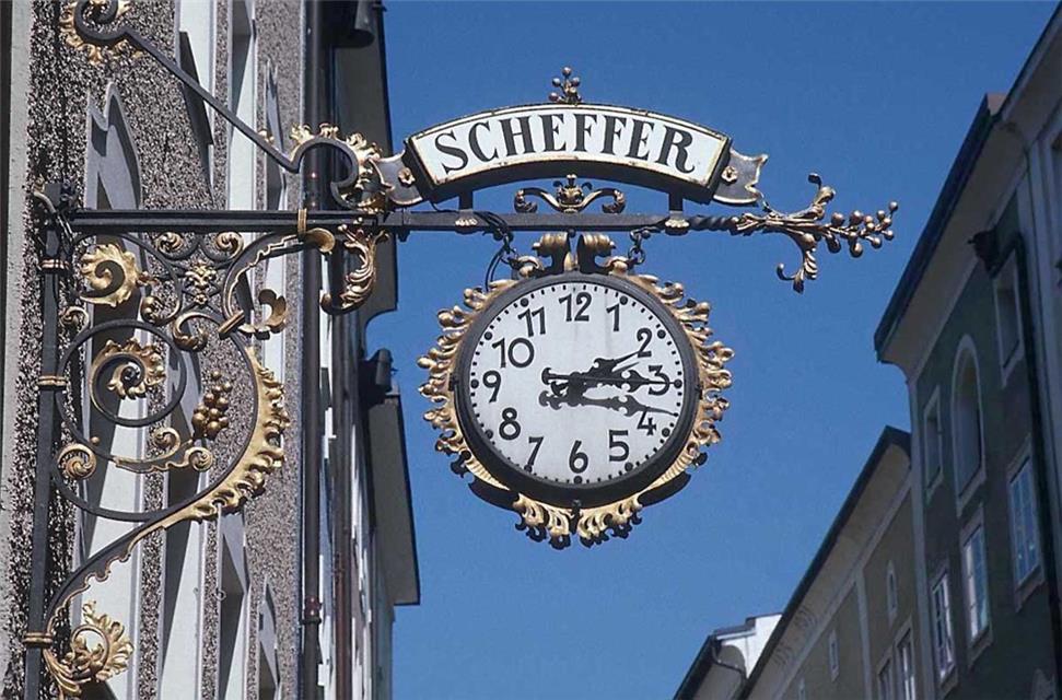 White Metal Clock jigsaw puzzle