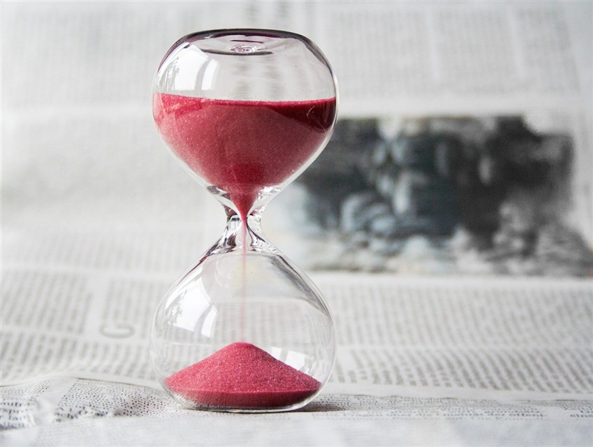 Red Sand Hourglass jigsaw puzzle