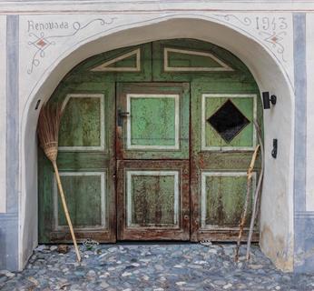 Wooden Door jigsaw puzzle