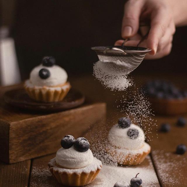 Blueberry Cupcakes With Sugar jigsaw puzzle