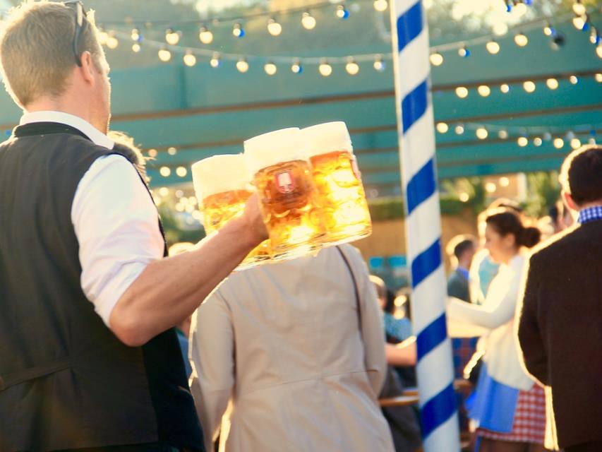 Man Serving Beer jigsaw puzzle