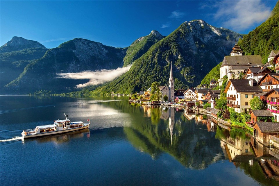 Clear view of Hallstatt Austria jigsaw puzzle