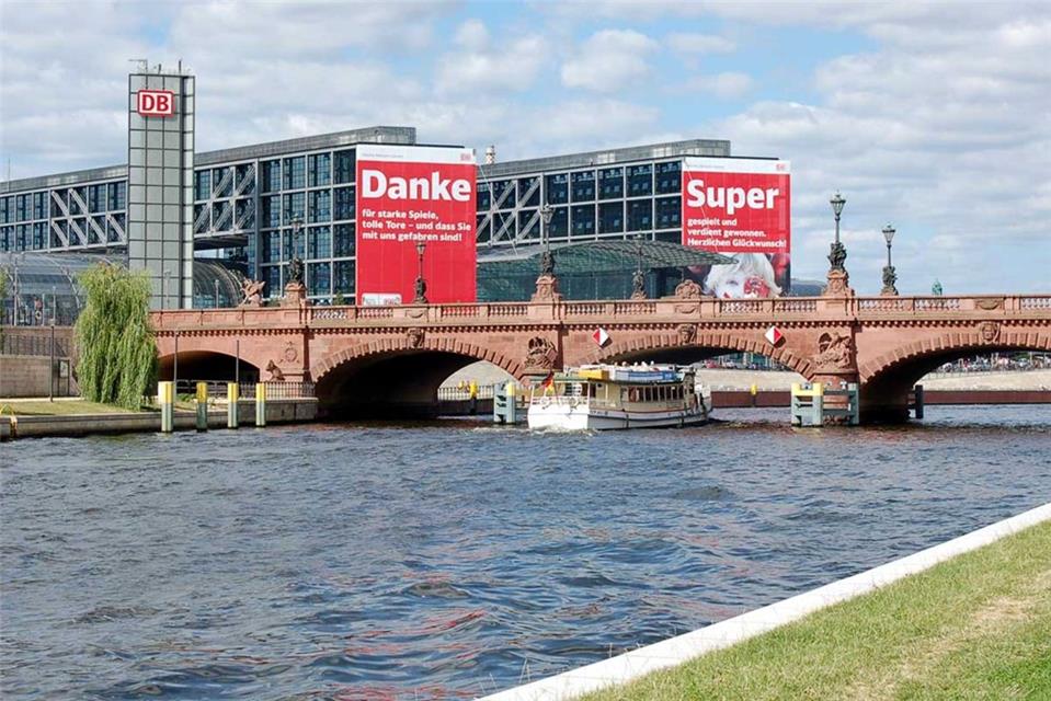 Berlin Central Station jigsaw puzzle