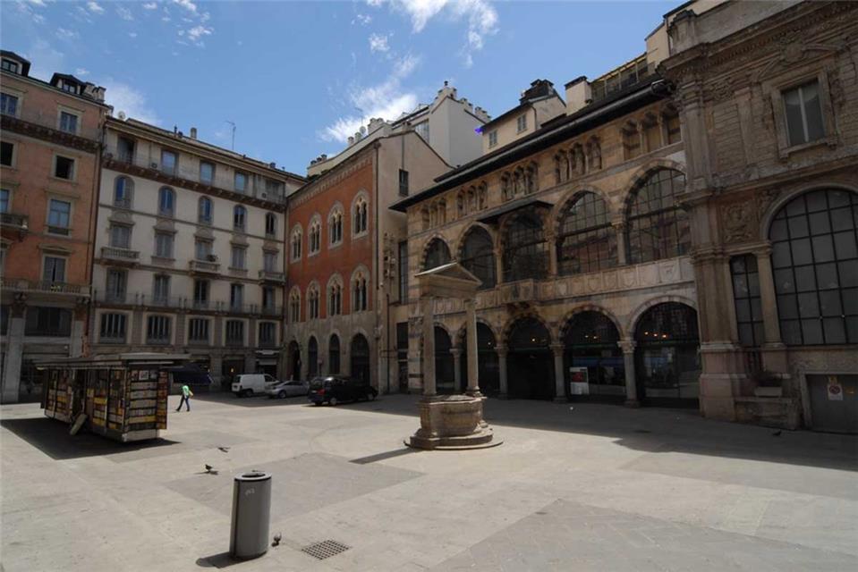 Piazza Mercanti jigsaw puzzle