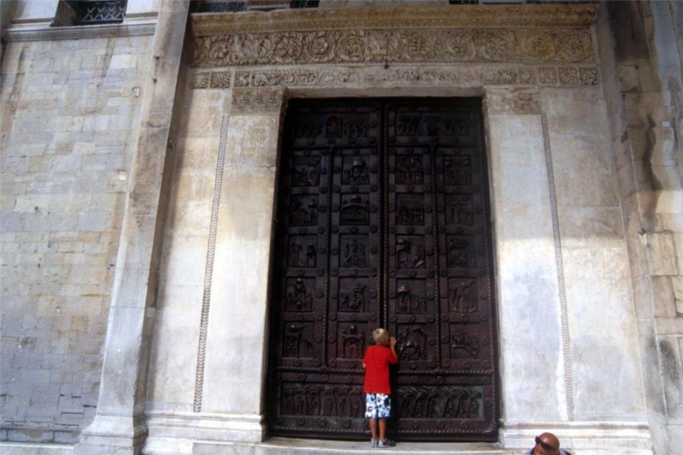 Leaning Tower of Pisa Door jigsaw puzzle