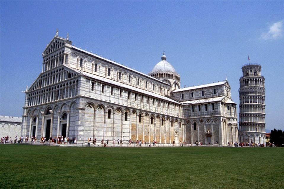 Side view of Leaning Tower of Pisa jigsaw puzzle