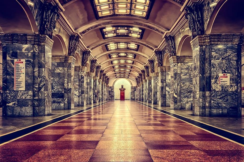 Column hallway at Metro Station St Petesburg Russia jigsaw puzzle