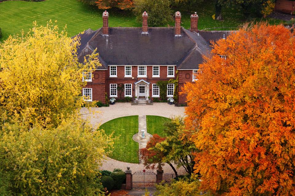 Mansion In Autumn jigsaw puzzle
