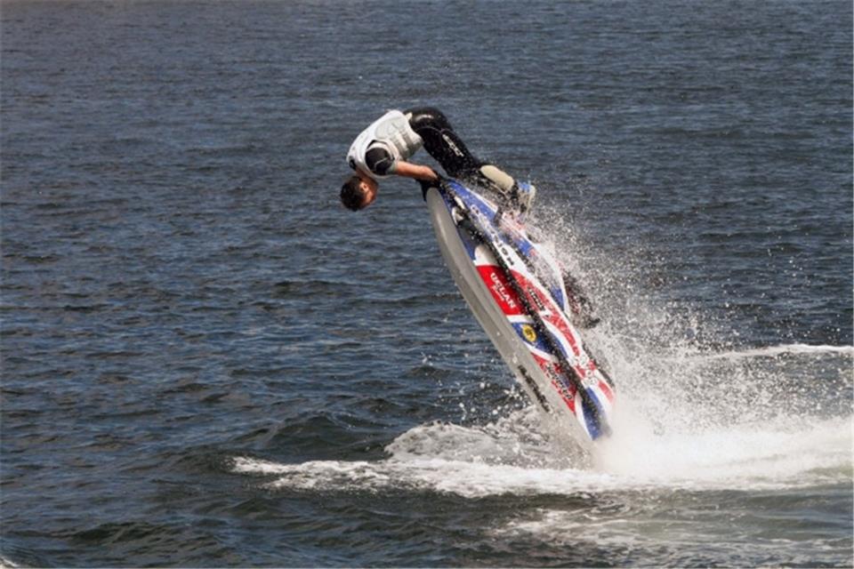 Jet Ski Tricks jigsaw puzzle