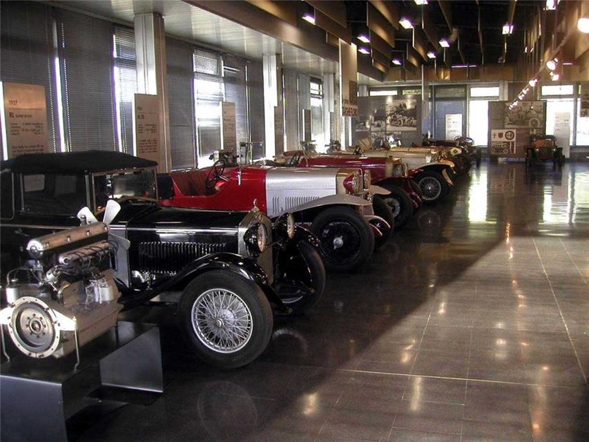 Vintage Auto Museum jigsaw puzzle