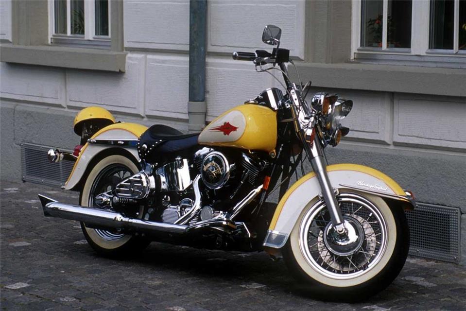 A Yellow Cruiser jigsaw puzzle