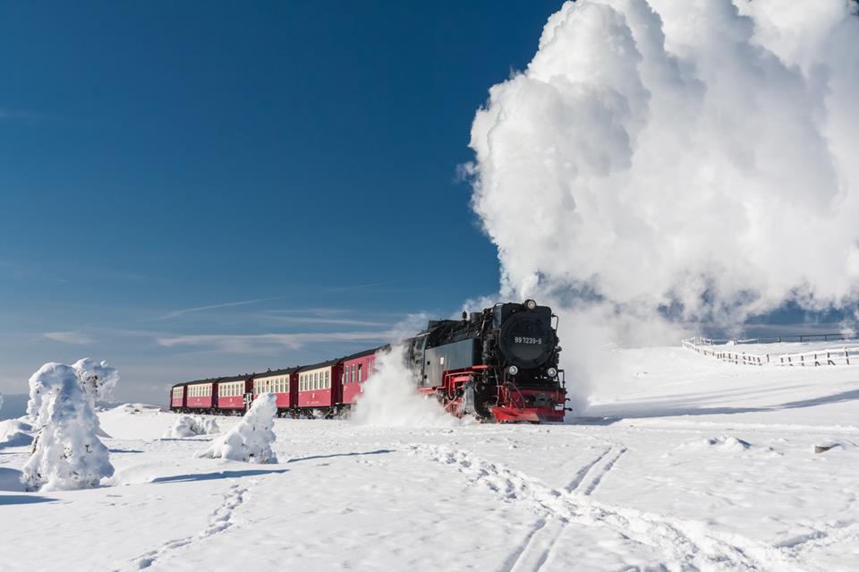 Snowy Train jigsaw puzzle