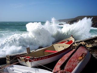 a boat in the water jigsaw puzzle