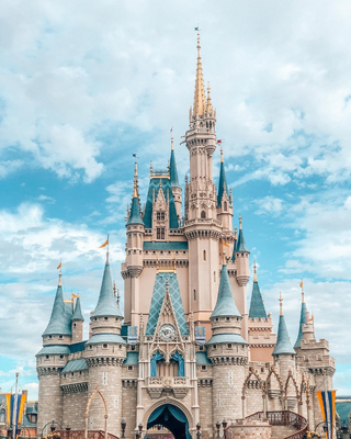 a castle on a cloudy day jigsaw puzzle